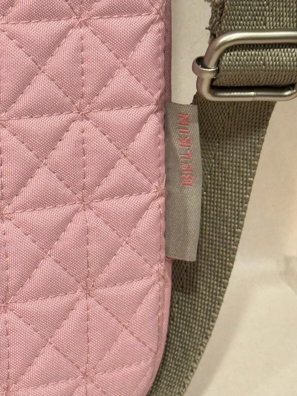Belkin Quilted Pink Padded Laptop Computer PC Sleeve Carrying Case Bag 15”